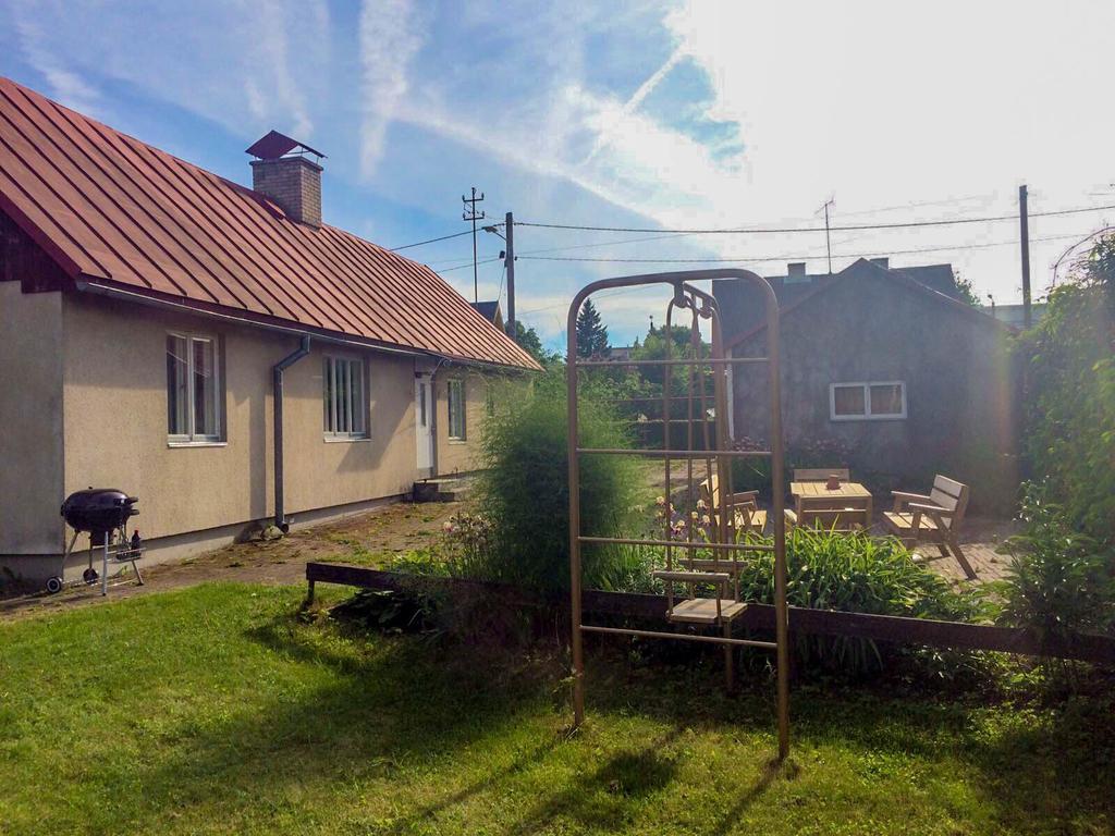 Uusallika Puhkemaja Hapsal Exteriör bild